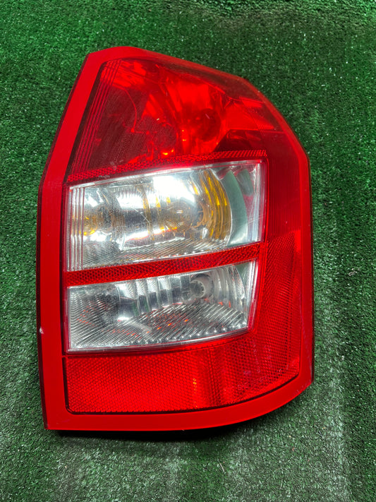 Tail Light For 2005-2008 Dodge Magnum Passenger Side