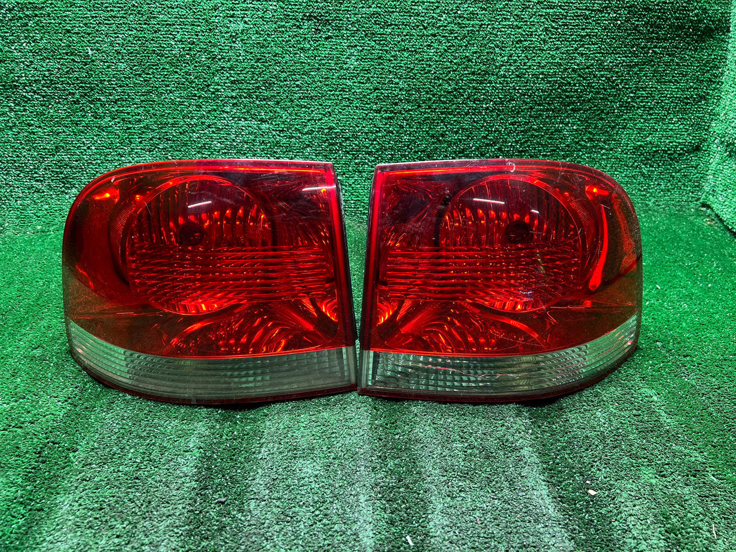 03-07 Volkswagen VW Touareg  Rear Brake Tail Lights Pair Right + Left