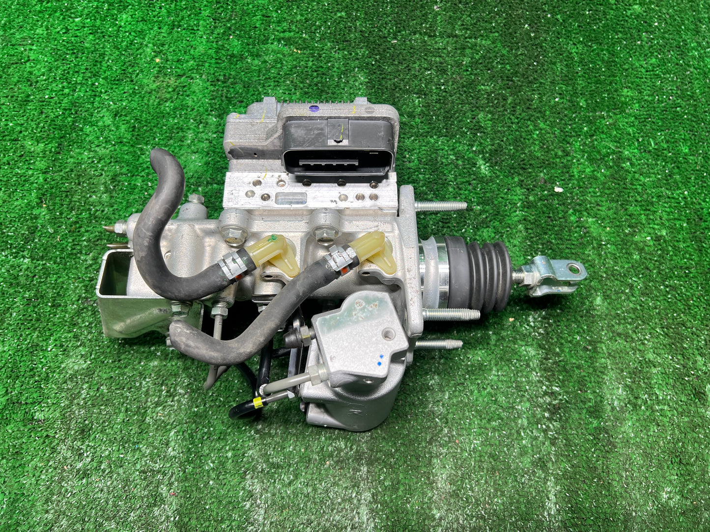 TOYOTA PRIUS HYBRID PUMP ABS 47270-47030/47210-52020 2010 2011 2012 2013 2014 15