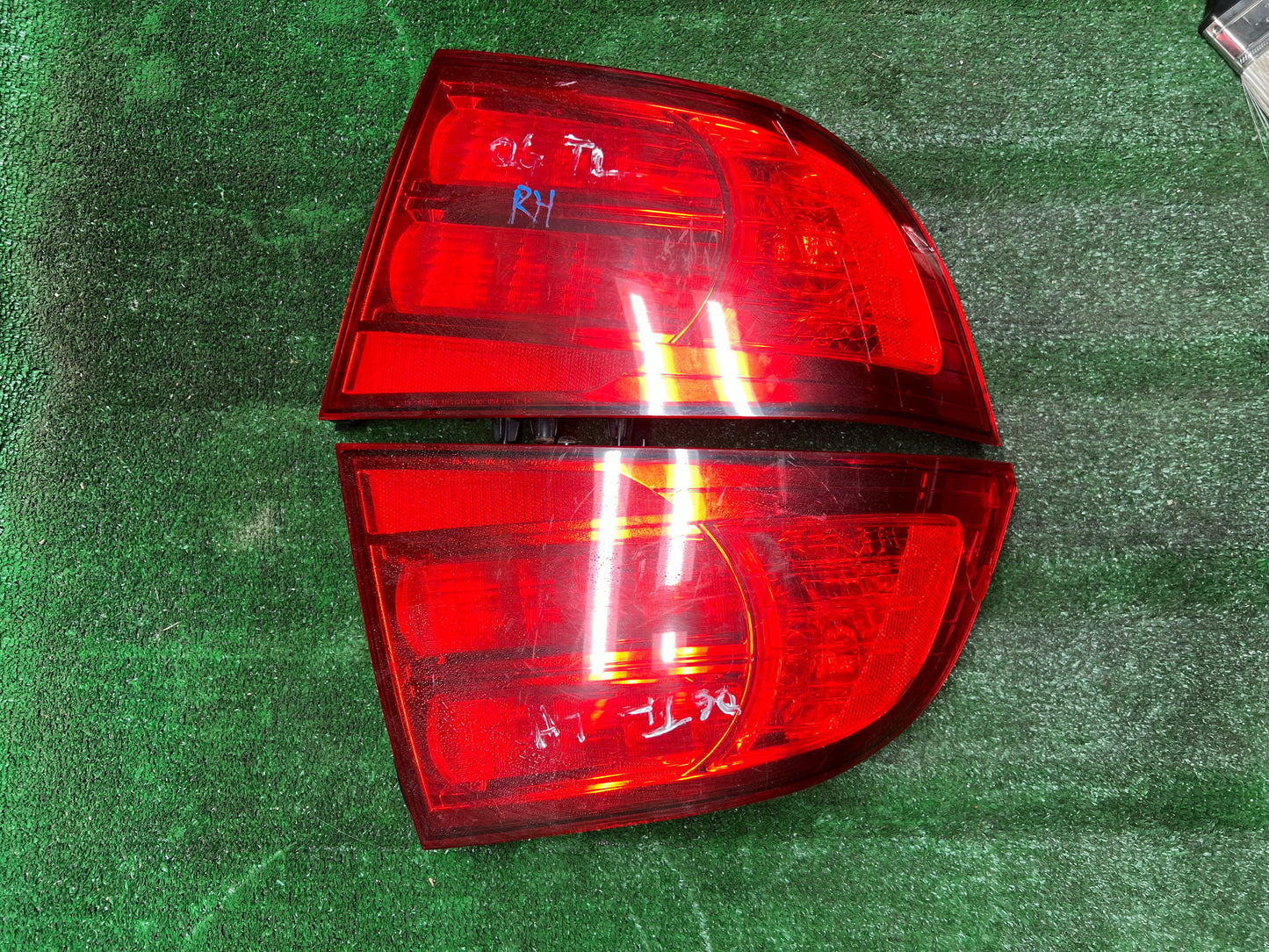 Tail Lights Left Right Pair Set Fits 2004-2006 Acura TL OEM