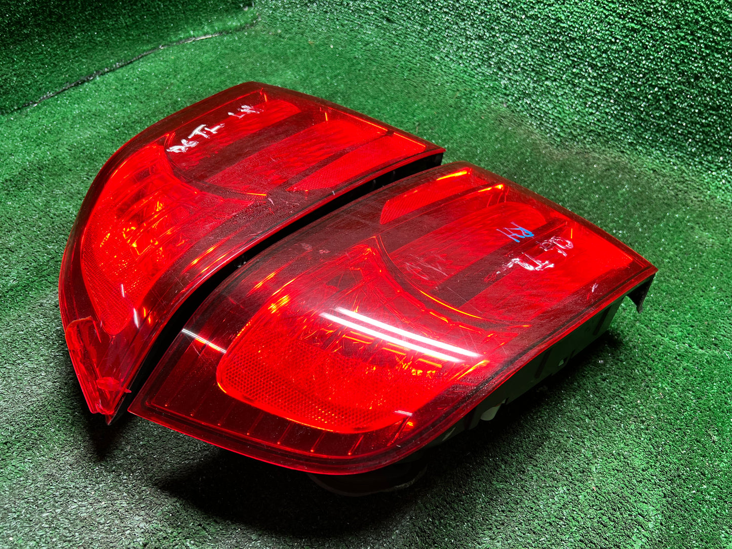 Tail Lights Left Right Pair Set Fits 2004-2006 Acura TL OEM