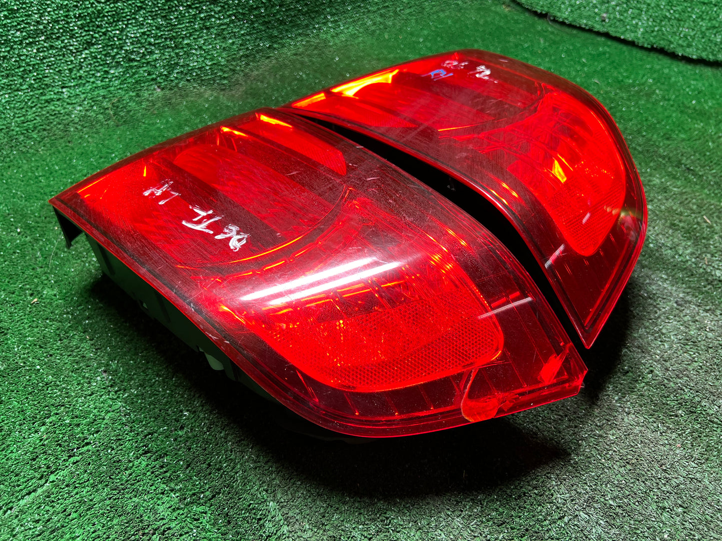 Tail Lights Left Right Pair Set Fits 2004-2006 Acura TL OEM